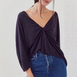 UO Silence + Noise Twist in Time Plunging Tee XS